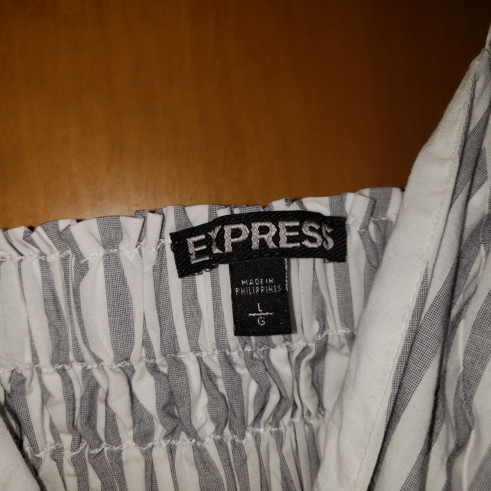 Express - Picture 2 of 3